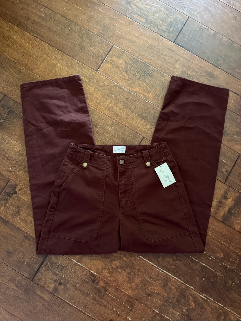 Universal Thread Women’s Maroon Chino Pants
